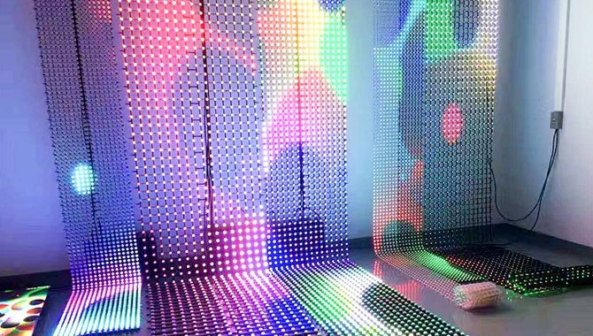 Màn Hình LED Lưới Dạng Rèm